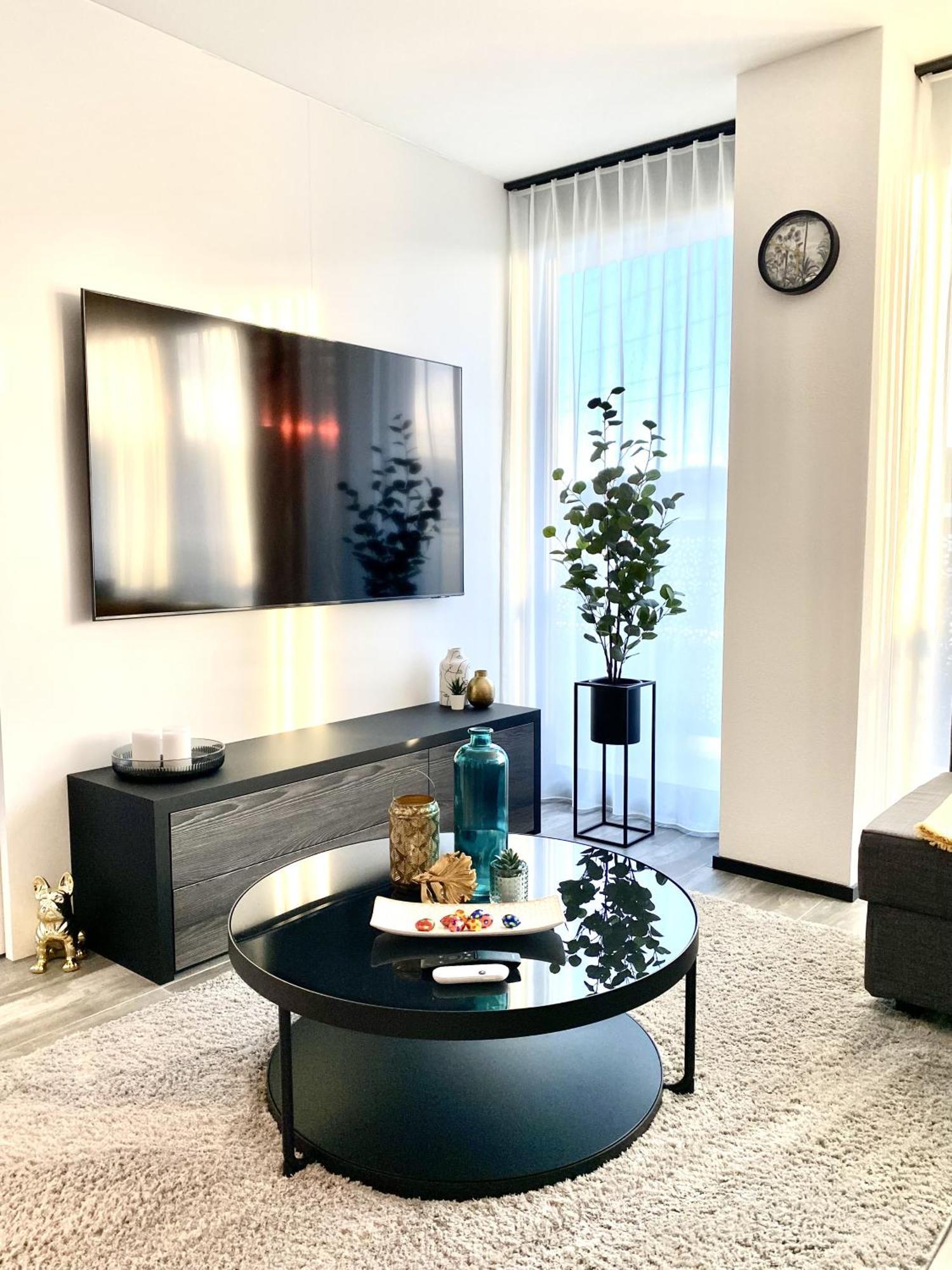 Glad Spot: Zurich - Central - Design - Netflix Buitenkant foto